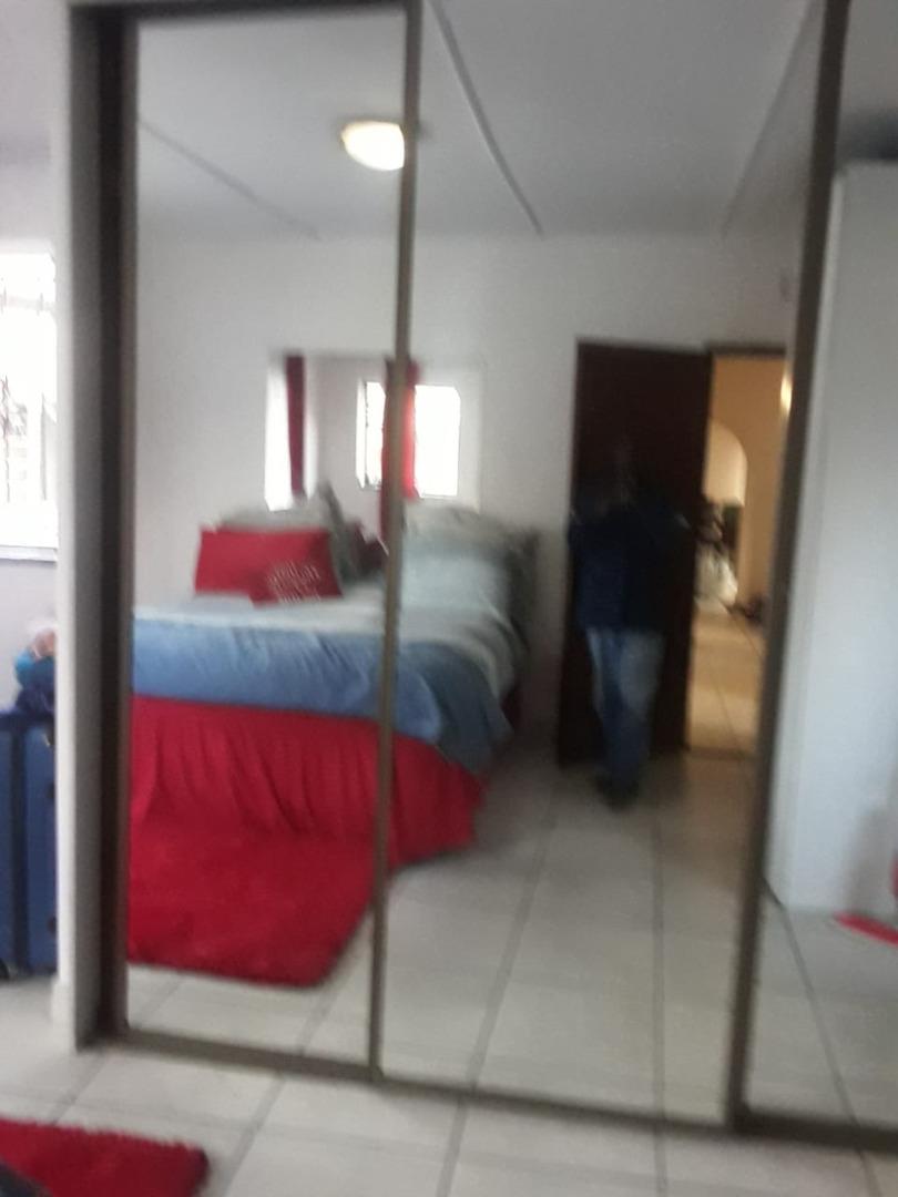 606868_WhatsApp